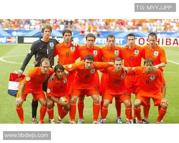 荷兰足球历史十大球星排名与他们的辉煌成就解析 荷兰足球历史十大球星排名与他们的辉煌成就解析