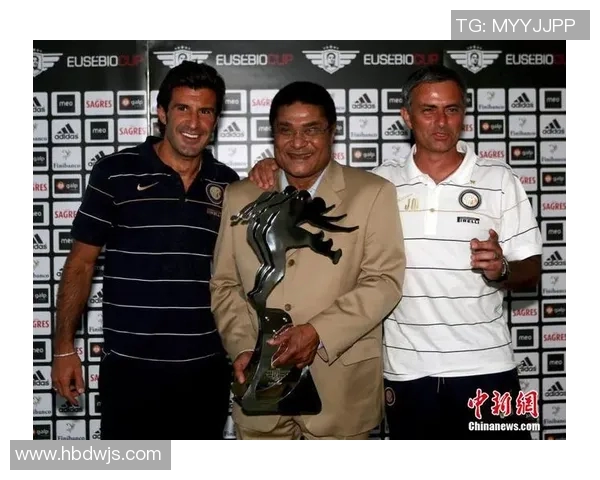 足球巨星带着孩子亲子时光，感受温馨与爱的瞬间